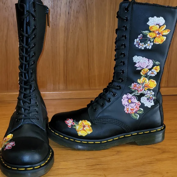 Dr. Martens 1914 VONDA II Floral Mid-Calf Boots - Black Leather, EU 38 / US 7 - Picture 2 of 6